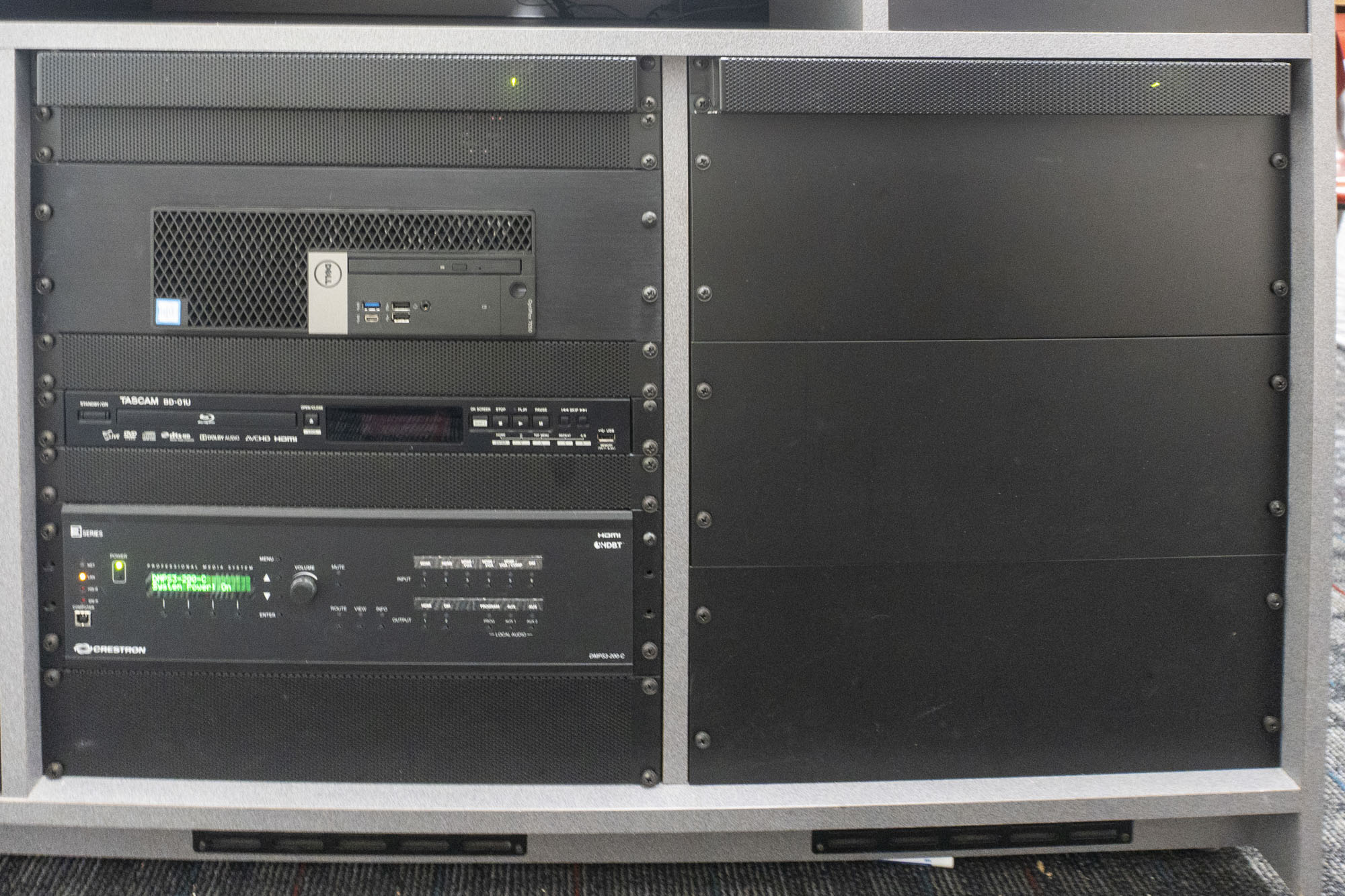 Equipment rack
